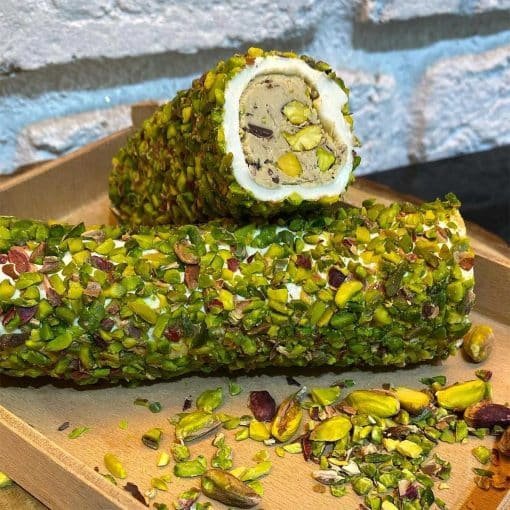 Mit Mega-Pistaziencreme umwickeltes türkisches Vergnügen